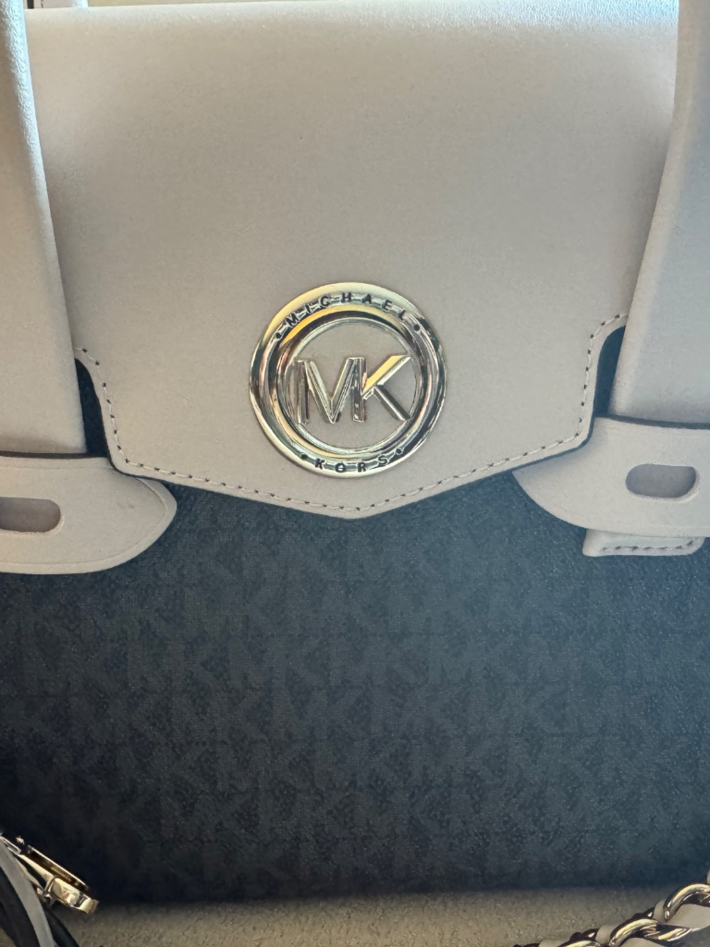 Michael Kors Carmen Satchel - Picture 3 of 6